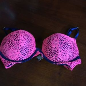Victoria's Secret new without tags  size 34B